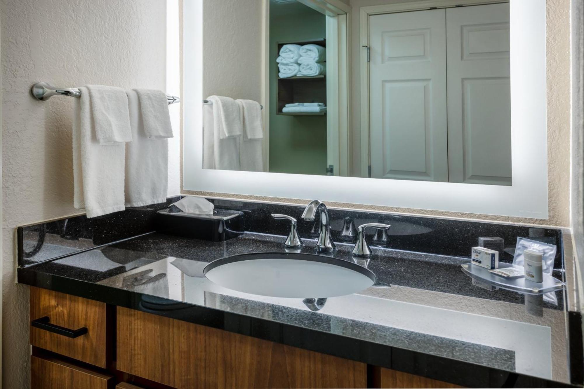 Staybridge Suites Wilmington East By Ihg Экстерьер фото